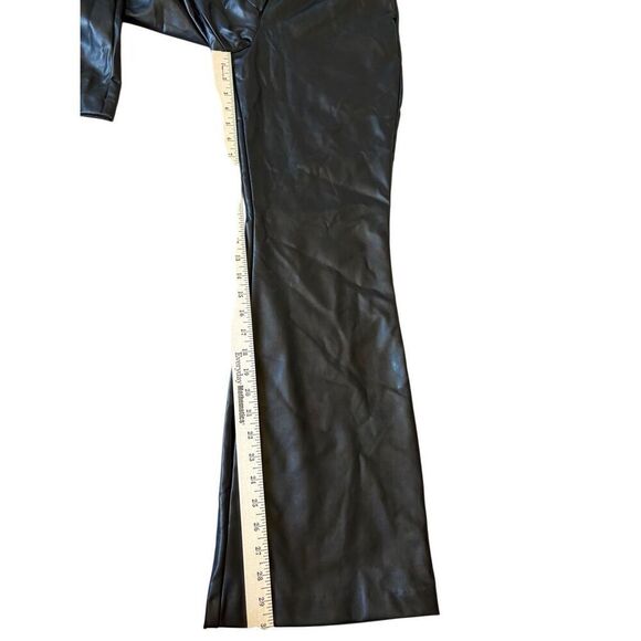NEW Abercrombie & Fitch Vegan Leather Skinny Flare Pants size 29 Black - Picture 8 of 12